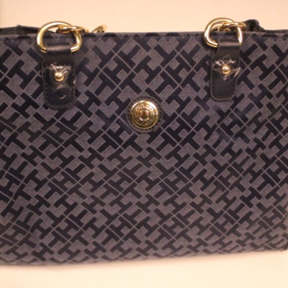 Tommy Hilfiger Logo Tote Bag - Picture 10 of 12